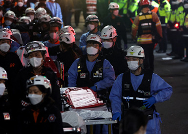 韓國首爾發生踩踏事故 超200人死傷